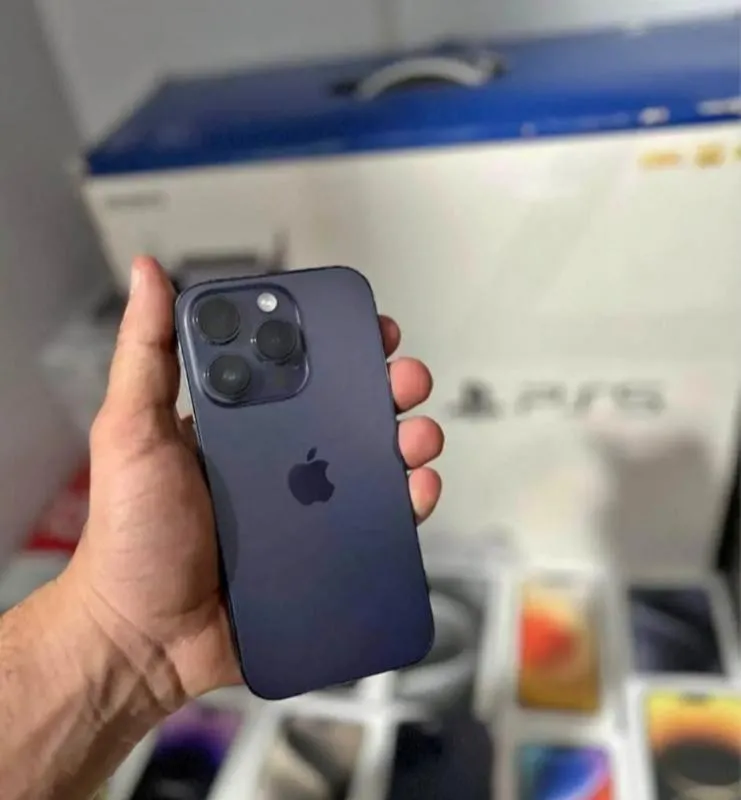 Imagem da campanha iPhone 14 corre tropa🚀