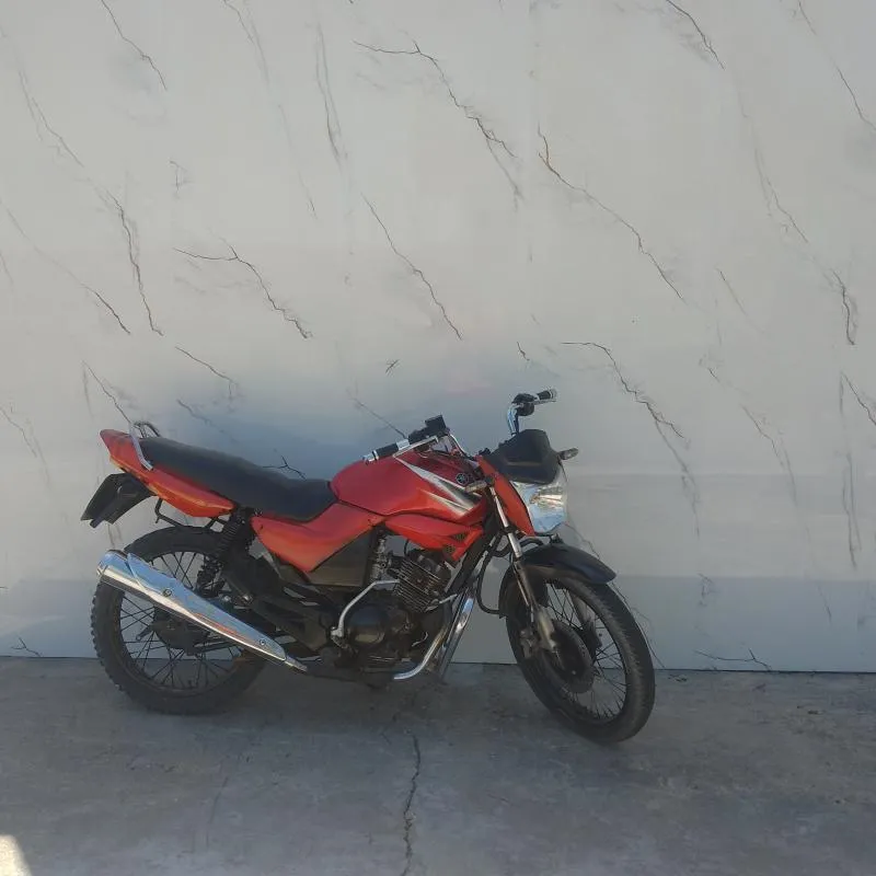 Imagem da campanha YBR 125 toda montadinha em dias